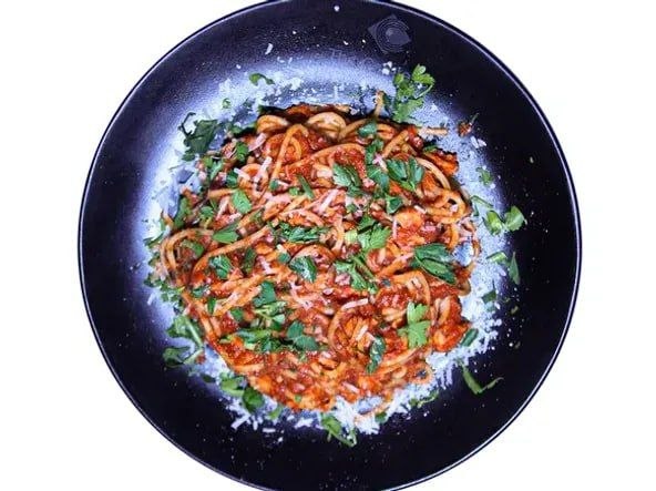 Spaghetti with tomato sauce